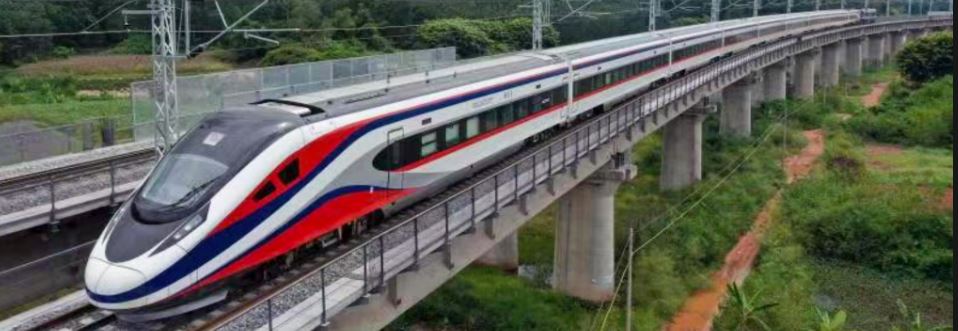 ทัวร์หลวงพระบางรถไฟ นำคณะทัวร์ขึ้นรถไฟความเร็วสูงไปวังเวียง