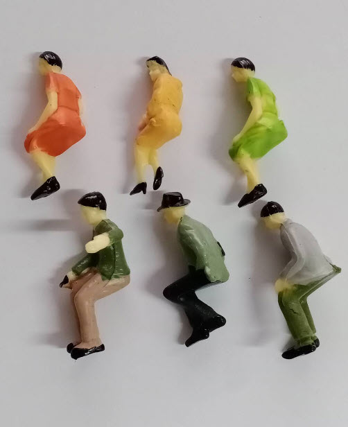 คนจิ๋ว สเกล 1:30 ท่านั่ง ชาย-หญิง คละแบบ / 6 ตัว