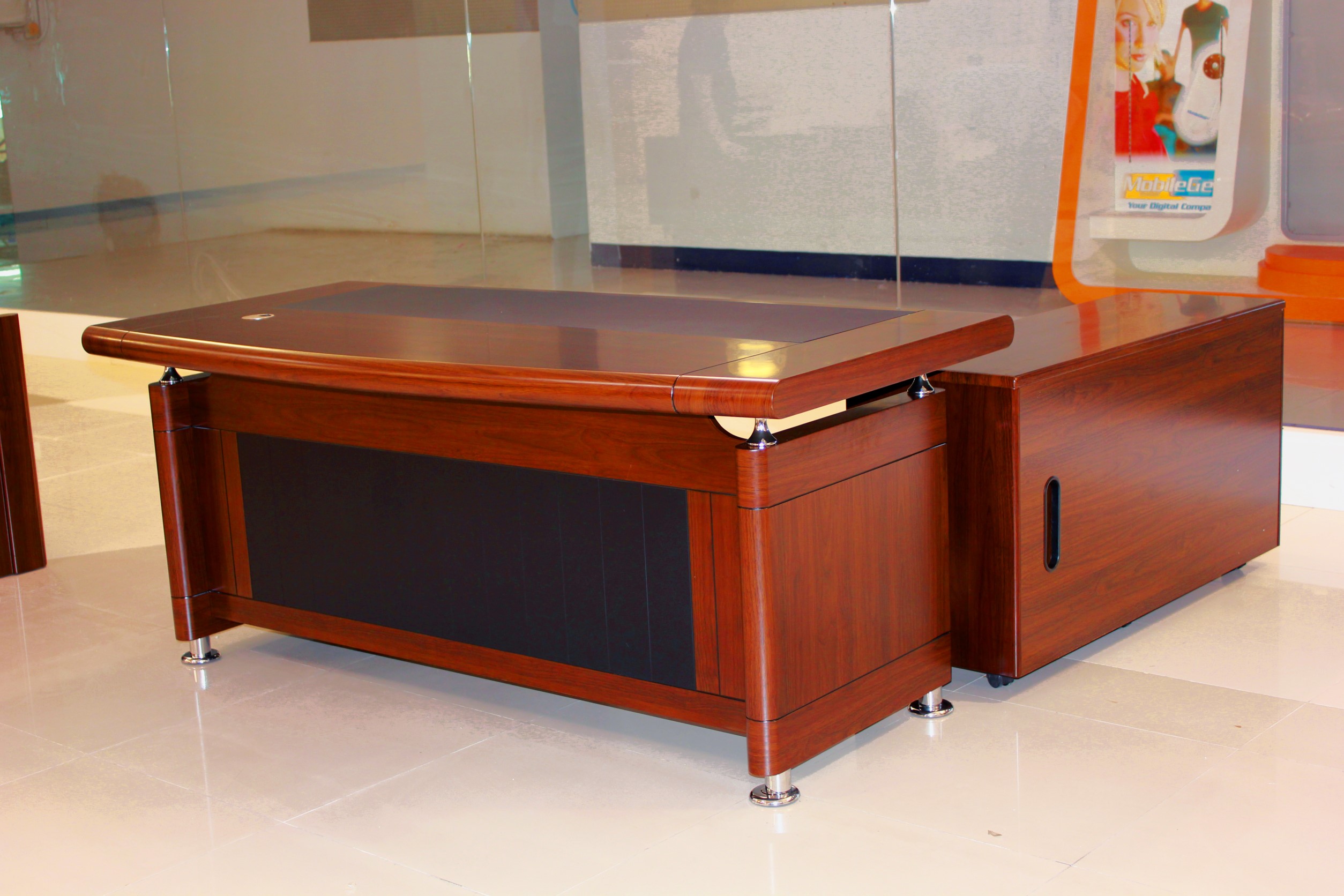 โต๊ะทำงานผู้บริหาร ตัวแอล รุ่น ADAM ขนาด 1.60-1.80 เมตร