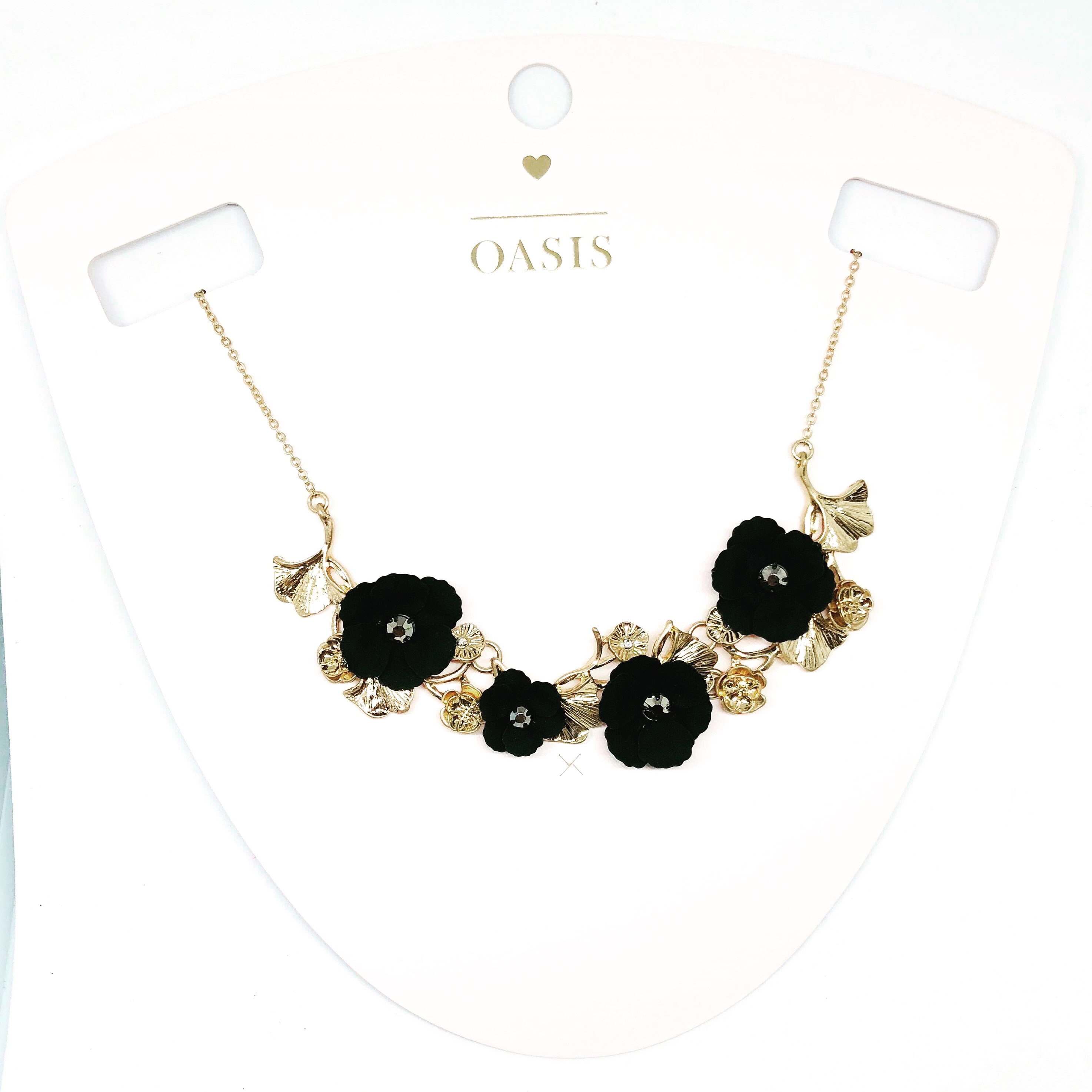 Oasis Black Gingko Flower Collar