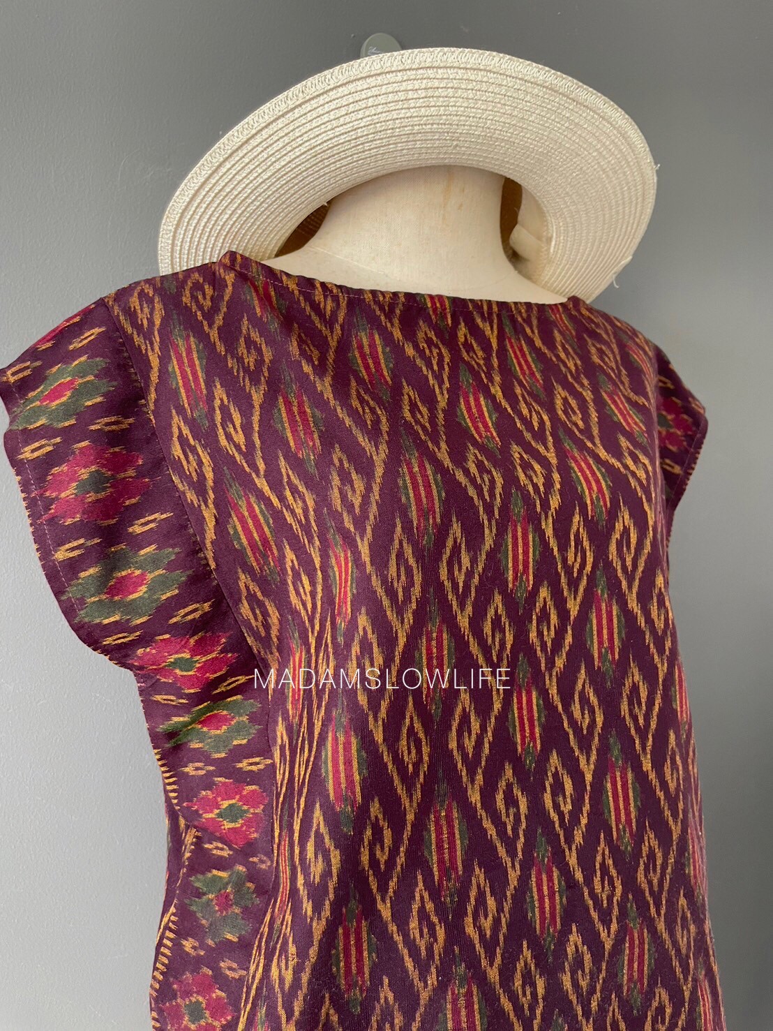 เสื้อผู้หญิง ผ้าฝ้ายมัดหมี่ทอมือ ลวดลายไทยโทนสีน้ำตาล เสื้อทรงปีกผีเสื้อใส่แล้วเข้ารูปสวย