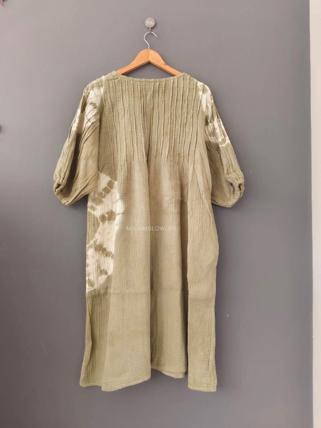 เดรสผู้หญิงแขนบอลลูน มัดย้อมสีเขียว Size: F