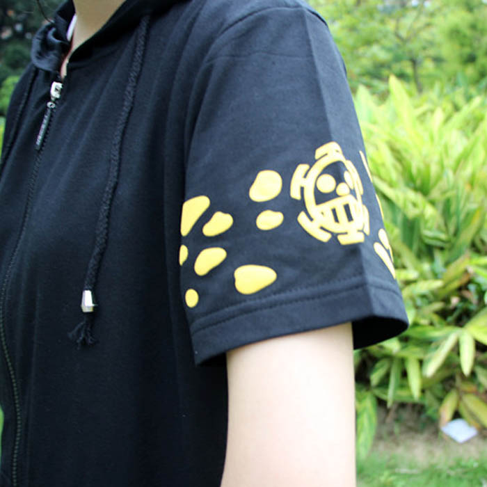 เสื้อฮู้ดวันพีชแขนสั้น ลอว์ดำ