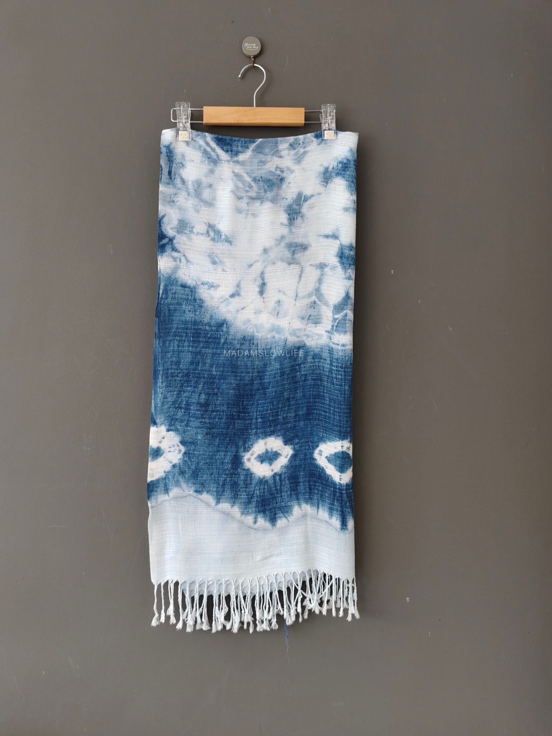 ผ้าพันคอ cotton มัดย้อมสีครามธรรมชาติ มี 2 ลาย ให้เลือก Size : กว้าง 70 cm × ความยาว 170 cm