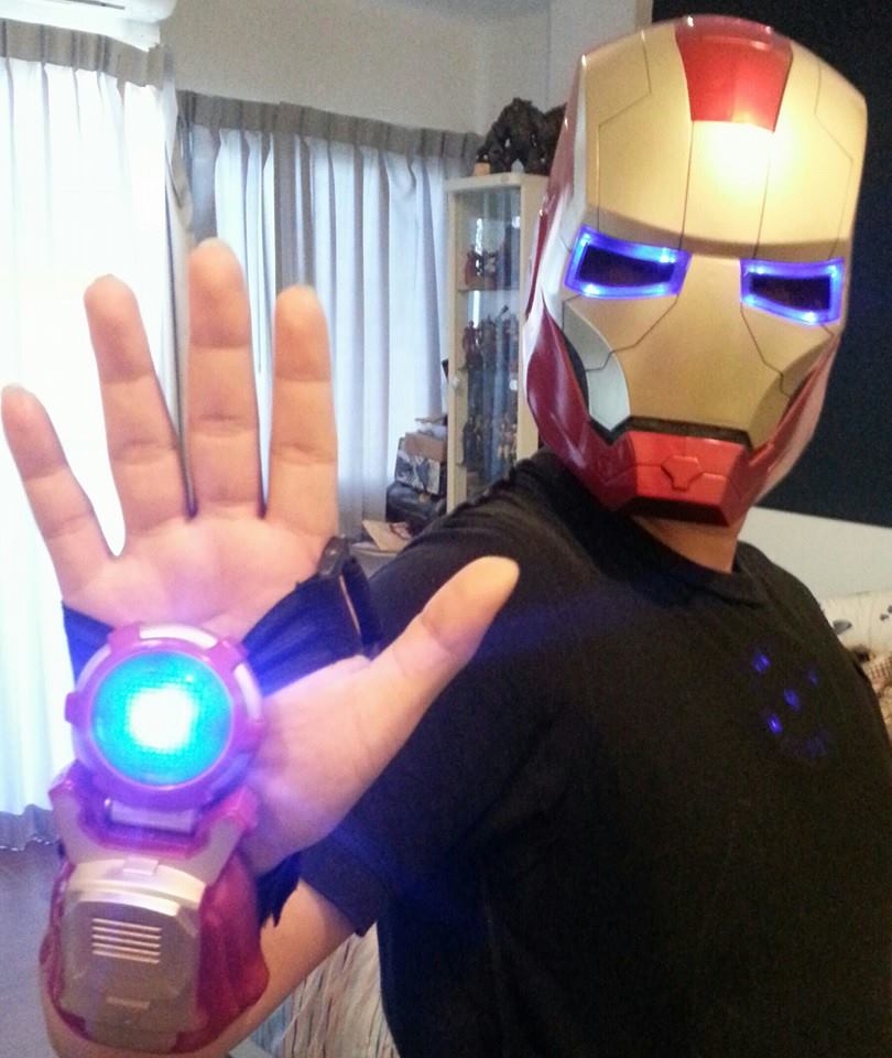 หมวก IRONMAN มีไฟ มีหน้าทอง กับบอร์น