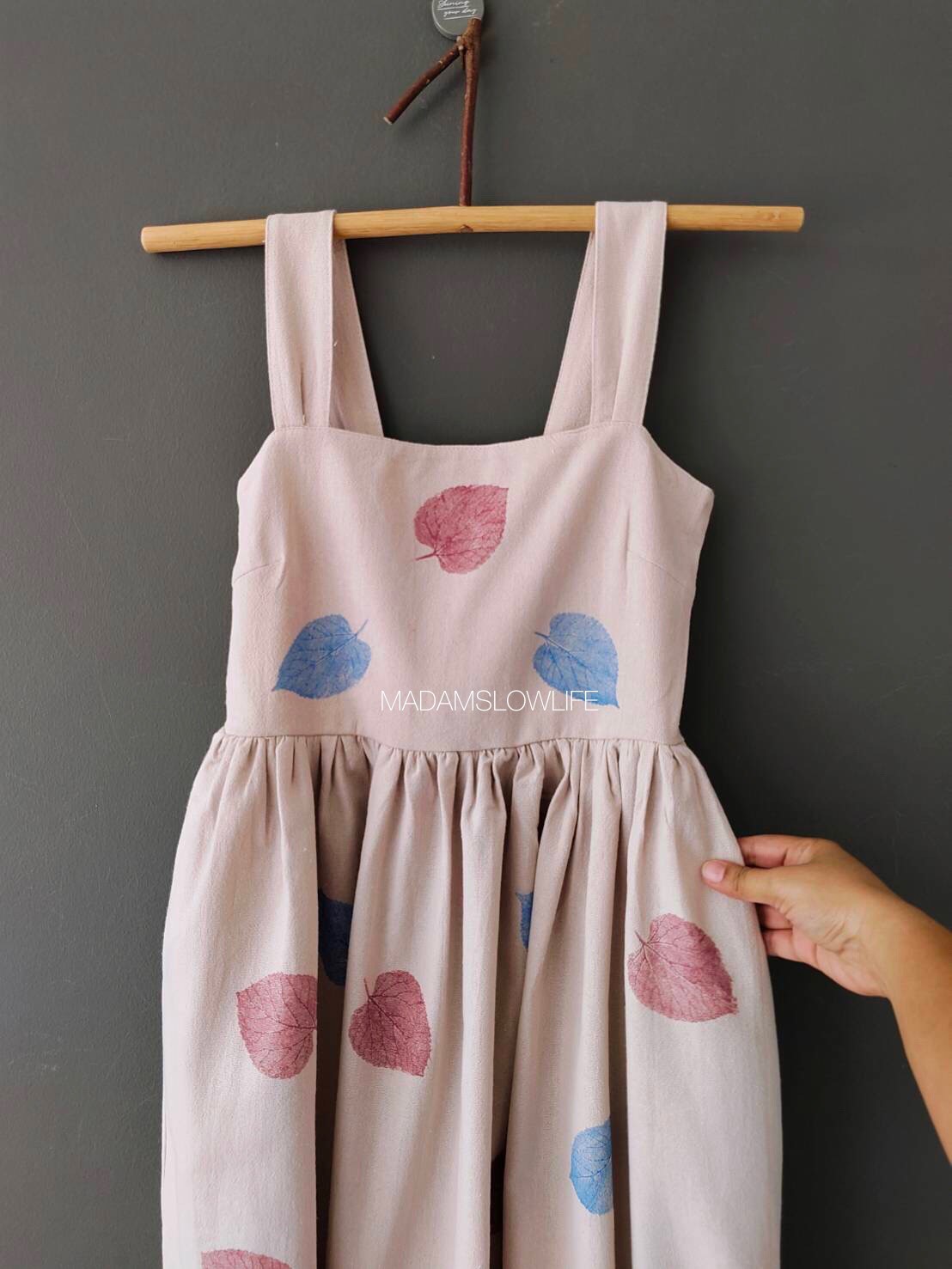 ชุดเดรส size F อก 34-40 นิ้ว ยาว 45 นิ้ว เนื้อผ้าคอตตอน พิมพ์ลายใบไม้