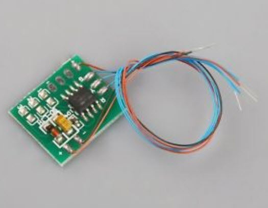 ชุดสัญญาณไฟจราจร สองแขน 1 ชุด (HO/OO Scale) - pre-order