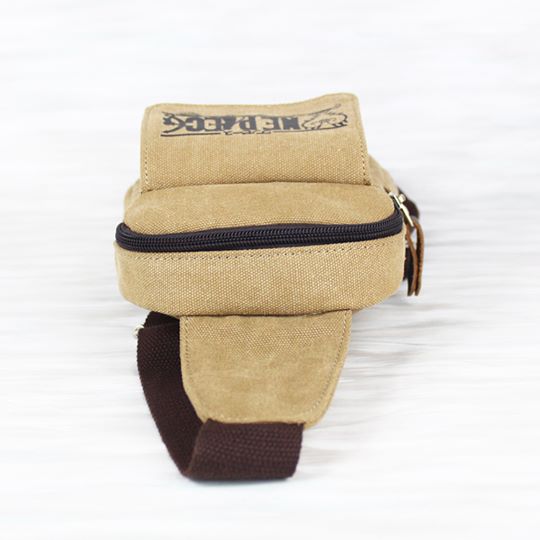 กระเป๋าสะพาย ลาย attack on titan