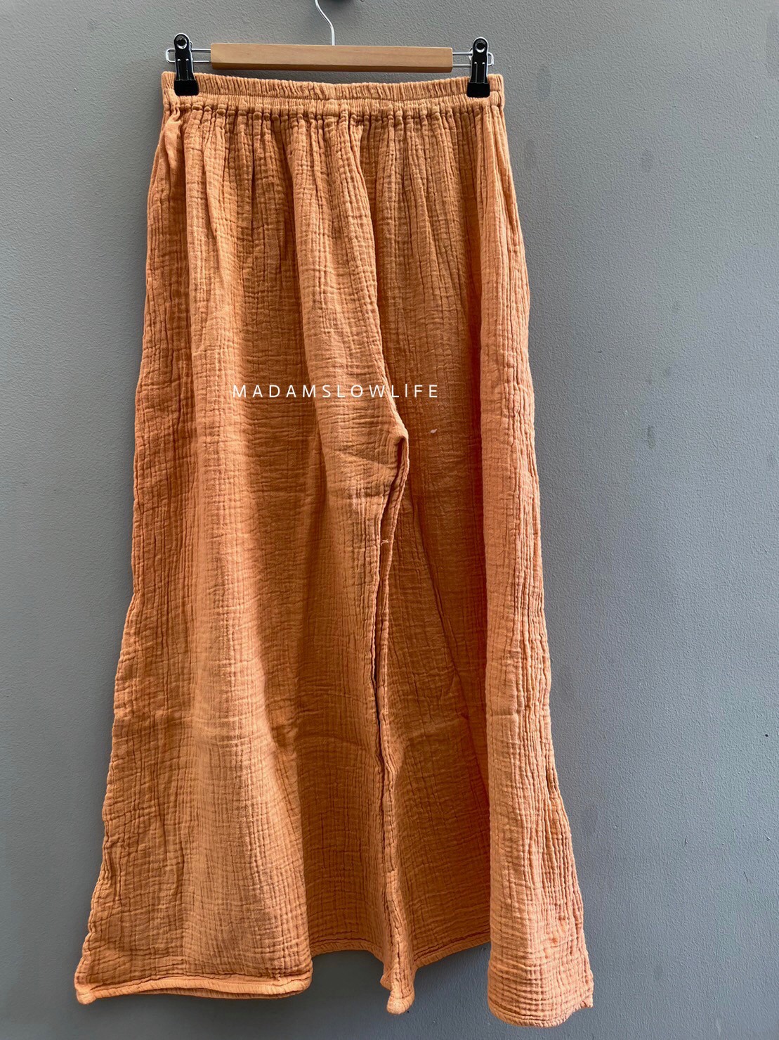 กางเกงขายาว มี 3 สี เนื้อผ้าคอตตอน Cotton Soft with texture design นิ่มใส่สบาย อัดยับ ไม่ต้องรีด เอวยืด Elastic waist