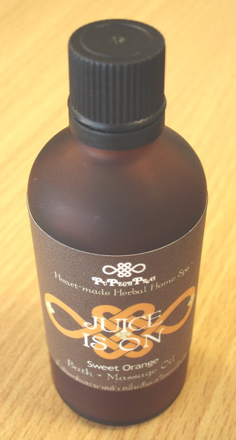 JUICE IS ON น้ำมันนวดกลิ่นส้ม Orange Massage Oil 100 ml