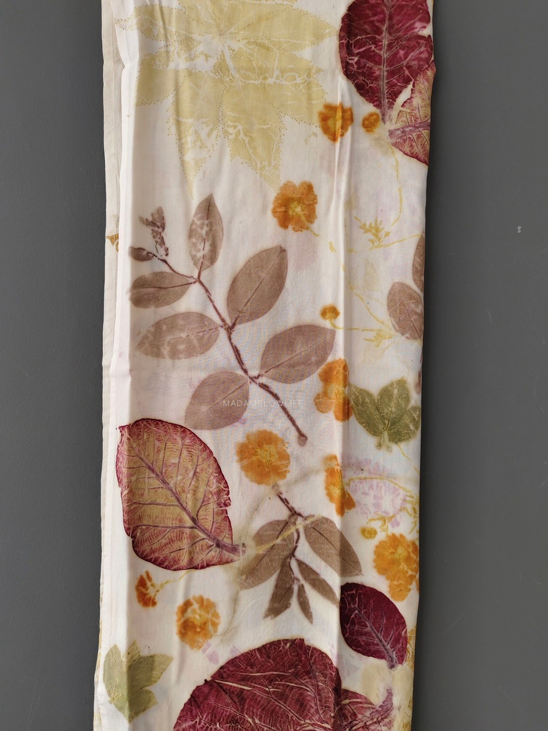 ผ้าพันคอ cotton Eco print Size : กว้าง 70 cm × ความยาว 170 cm มีให้เลือก 6 โทนสี