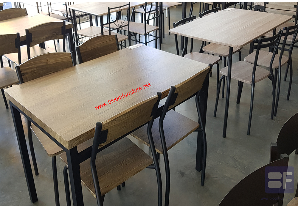 *พร้อมส่ง* ชุดโต๊ะอาหารพร้อมเก้าอี้ 4 ที่นั่ง โครงขาเหล็กหน้าไม้ปิดผิว PVC กันน้ำ