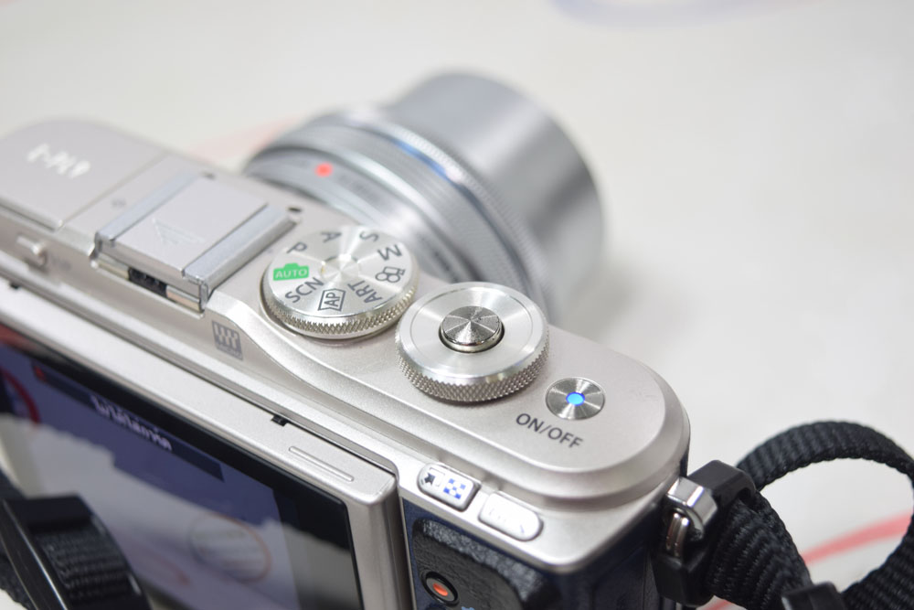 ขาย กล้อง Olympus Pen E-PL9 พร้อมเลนส์ 14-42 สีน้ำเงิน สภาพนางฟ้า ใช้น้อย อปก.ครบ
