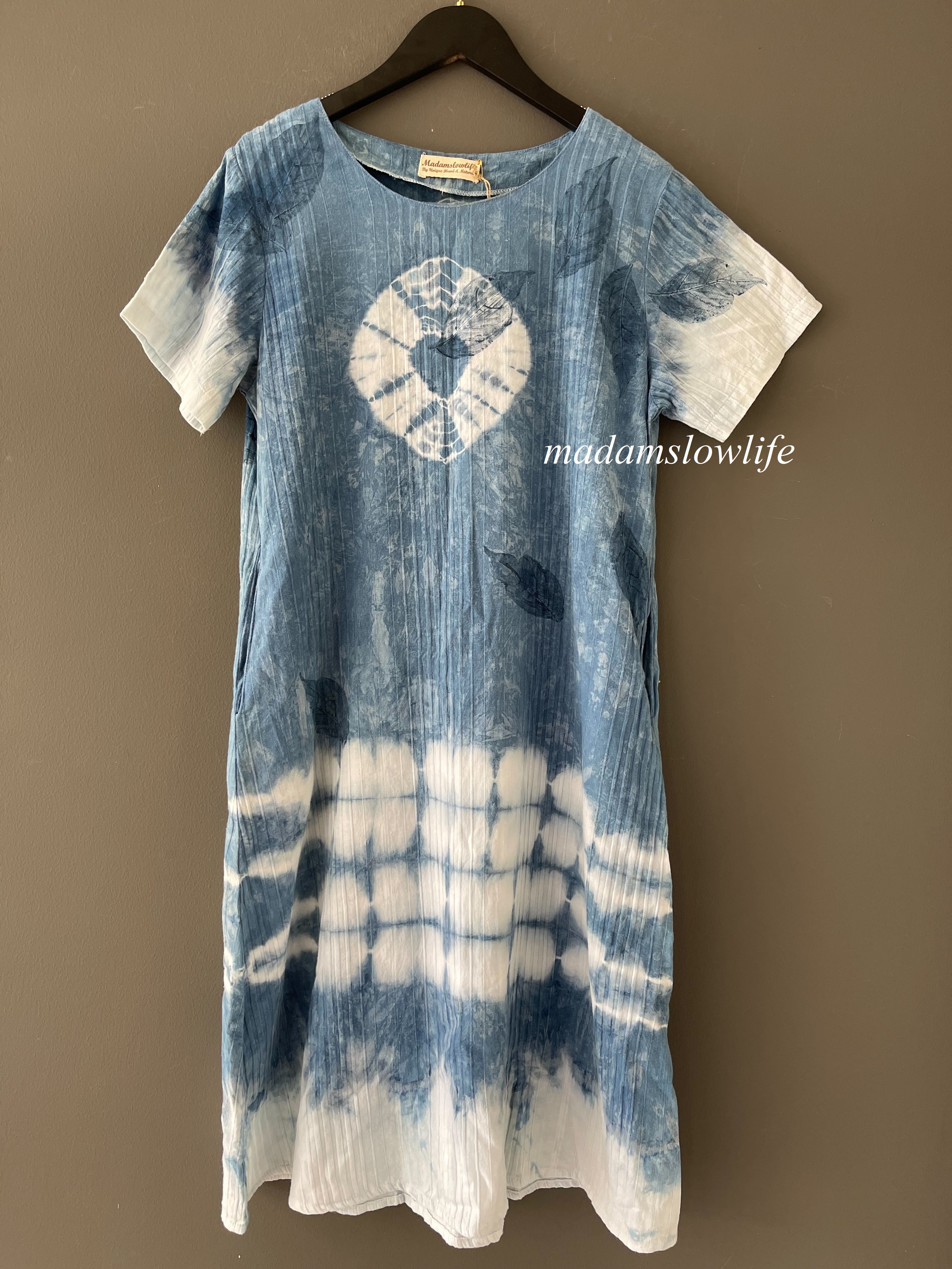 ชุดแซกทรง A แขนสั้น ผ้าคอตตอน 100 % สีคราม