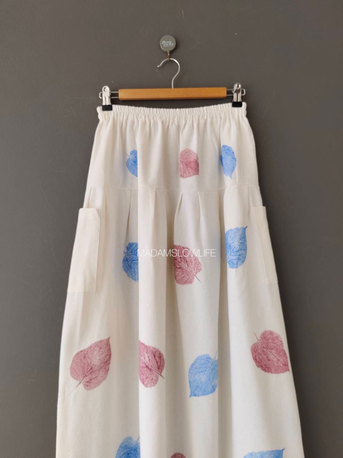 กระโปรงระบาย Size F เนื้อผ้าคอตตอนมีเทกเจอร์ พิมพ์ลายด้วยใบไม้ใช้สีปลอดสารพิษ