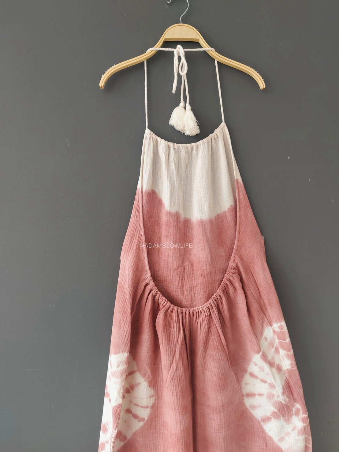 ชุดเดรสเว้าหลังให้ลุคน่ารัก มัดย้อมสีปลอดสารพิษ Size: F