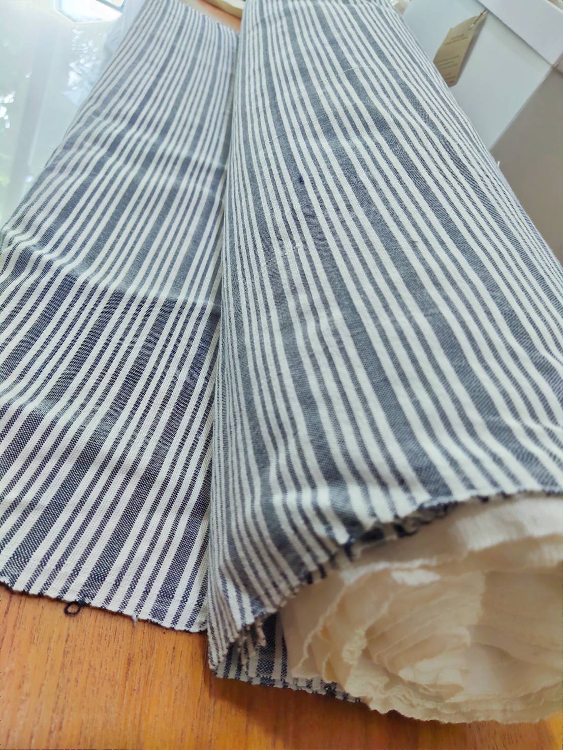 ผ้าฝ้ายทอมือ ลายทางครีมดำ Cotton Fabric Hand Weaved กว้าง71cm*90cm Hand made