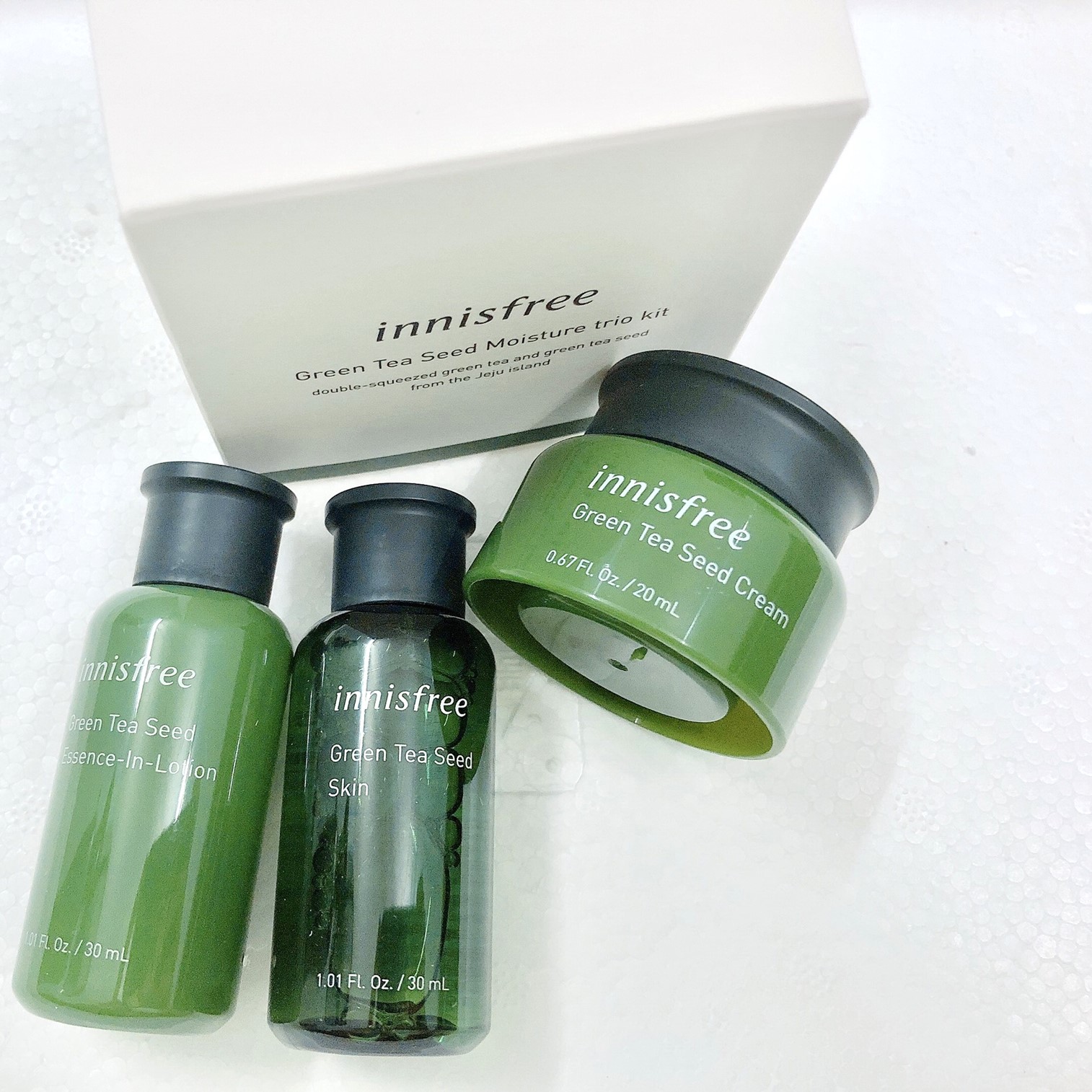 innisfree Green Tea Seed Moisture Trio kit ชุดผลิตภัณฑ์บำรุงผิวหน้ากระจ่างใสสูตรสารสกัดเมล็ดชาเขียวสินค้านำเข้าจากเกาหลีของแท้พร้อมส่ง
