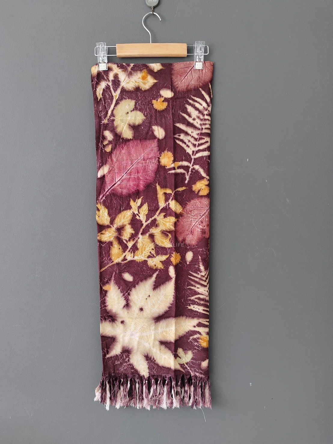 ผ้าพันคอ cotton Eco print Size : กว้าง 70 cm × ความยาว 170 cm มีให้เลือก 6 โทนสี