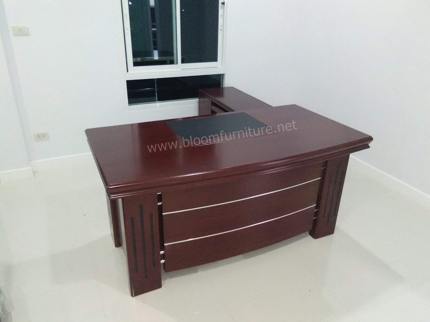 โต๊ะทำงานผู้บริหาร ตัวแอล รุ่น NOVA ขนาด 1.60 เมตร