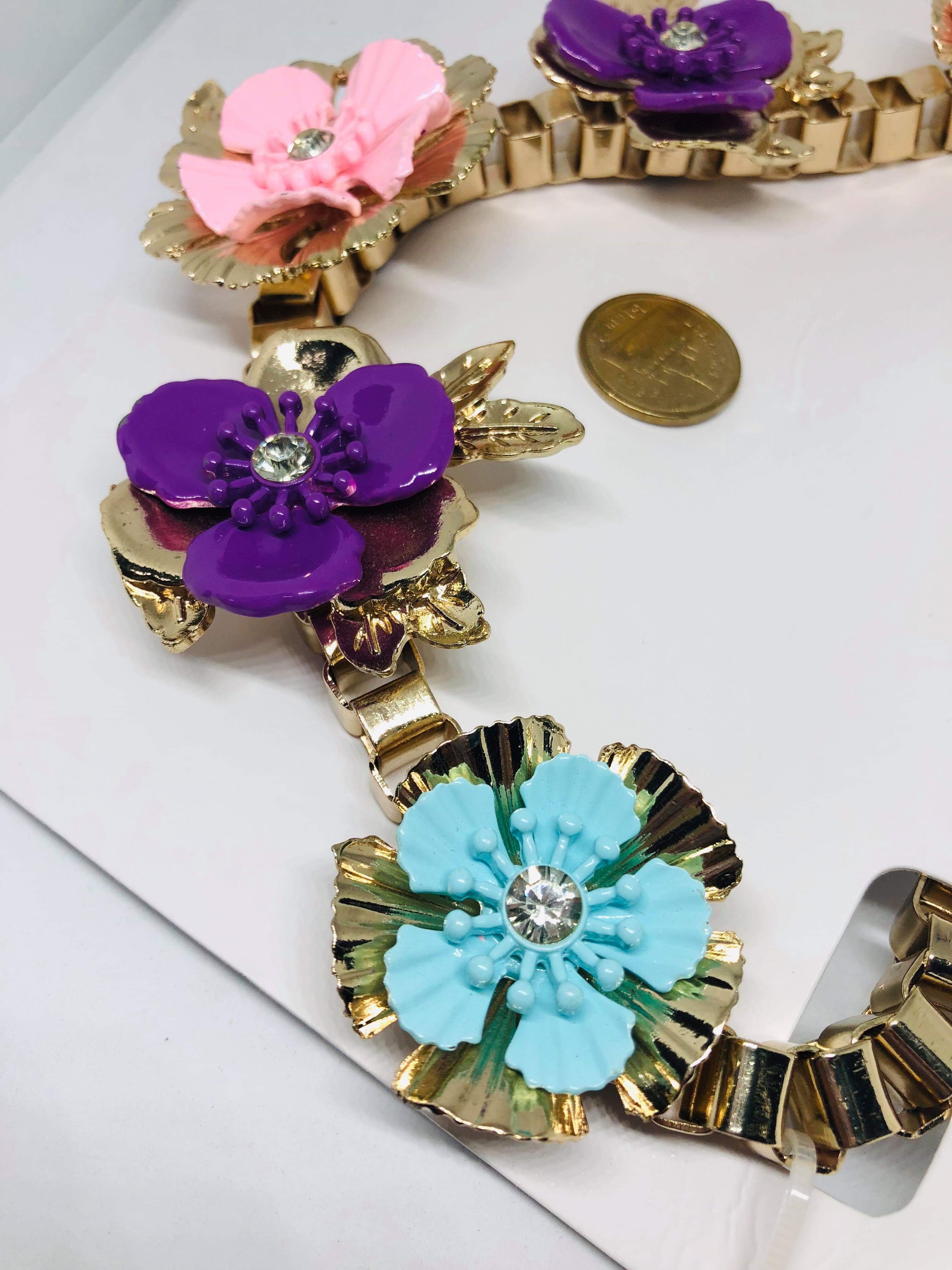 Lefties Golden Necklace With Flowers