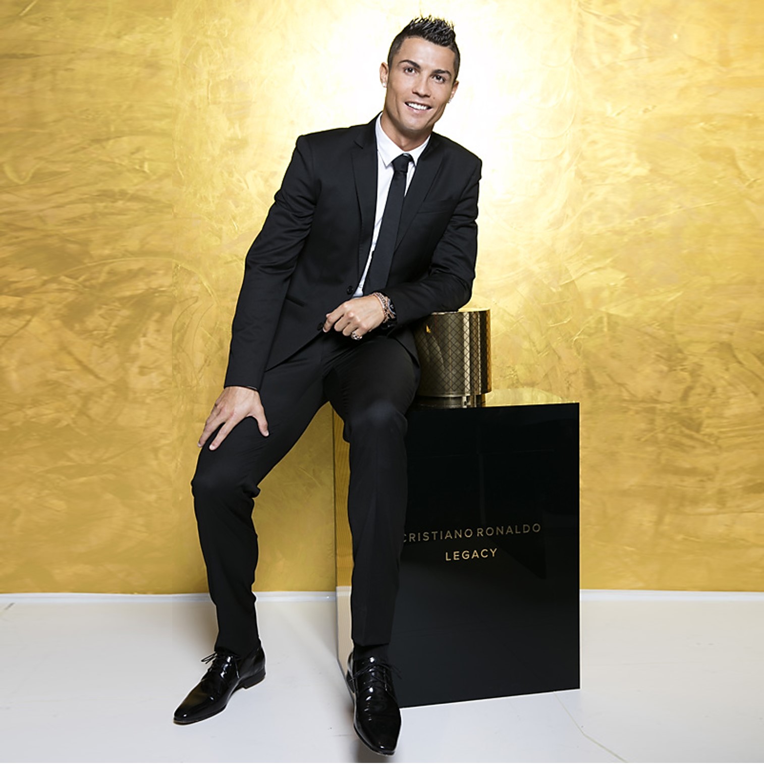 CRISTIANO RONALDO LEGACY Eau De Toilette 100ml น้ำหอมลิขสิทธิ์แท้จากคริสเตียโน่ โรนัลโด้กลิ่นหอมหรูหราเซ็กซี่น่าค้นหารับประกันของแท้