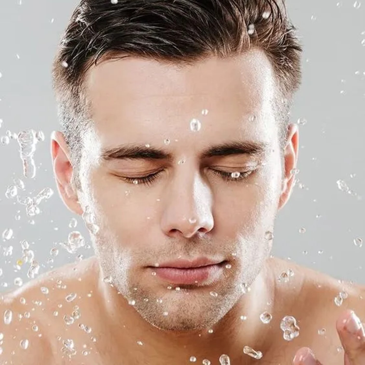 L’oreal Men Expert Hydra Energetic Multi-Action Detox Foam 100ML คลีนซิ่งโฟมทำความสะอาดผิวหน้าผู้ชายสูตรพิเศษจากลอรีอัลเม็นสินค้านำเข้าจากต่างประเทศของแท้พร้อมส่ง