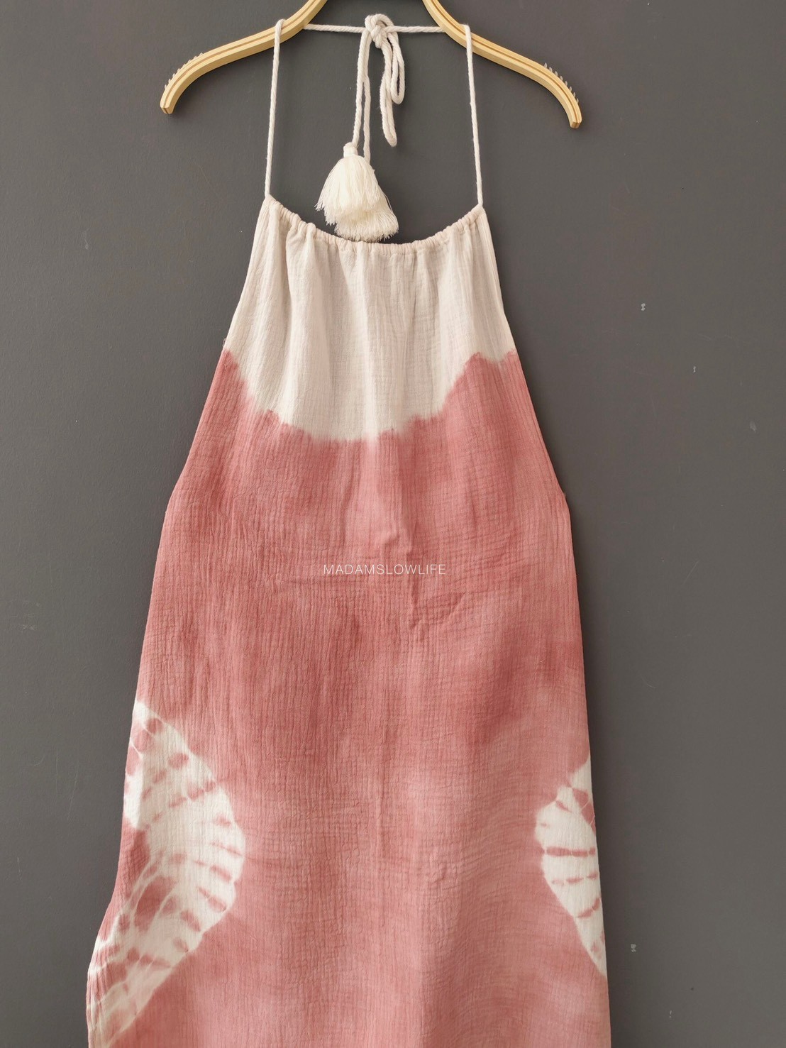 ชุดเดรสเว้าหลังให้ลุคน่ารัก มัดย้อมสีปลอดสารพิษ Size: F