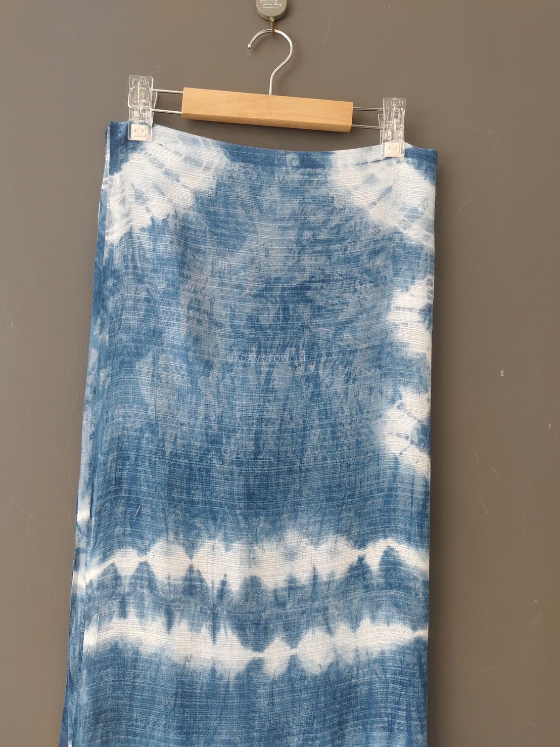 ผ้าพันคอ cotton มัดย้อมสีครามธรรมชาติ มี 2 ลาย ให้เลือก Size : กว้าง 70 cm × ความยาว 170 cm