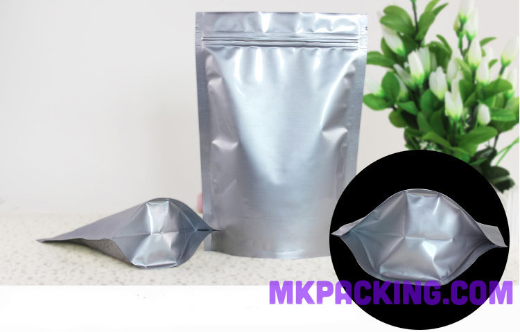ถุงฟอยด์เงินทึบ ซิปล็อค ตั้งได้ ขนาด 21*31+5 ซม.