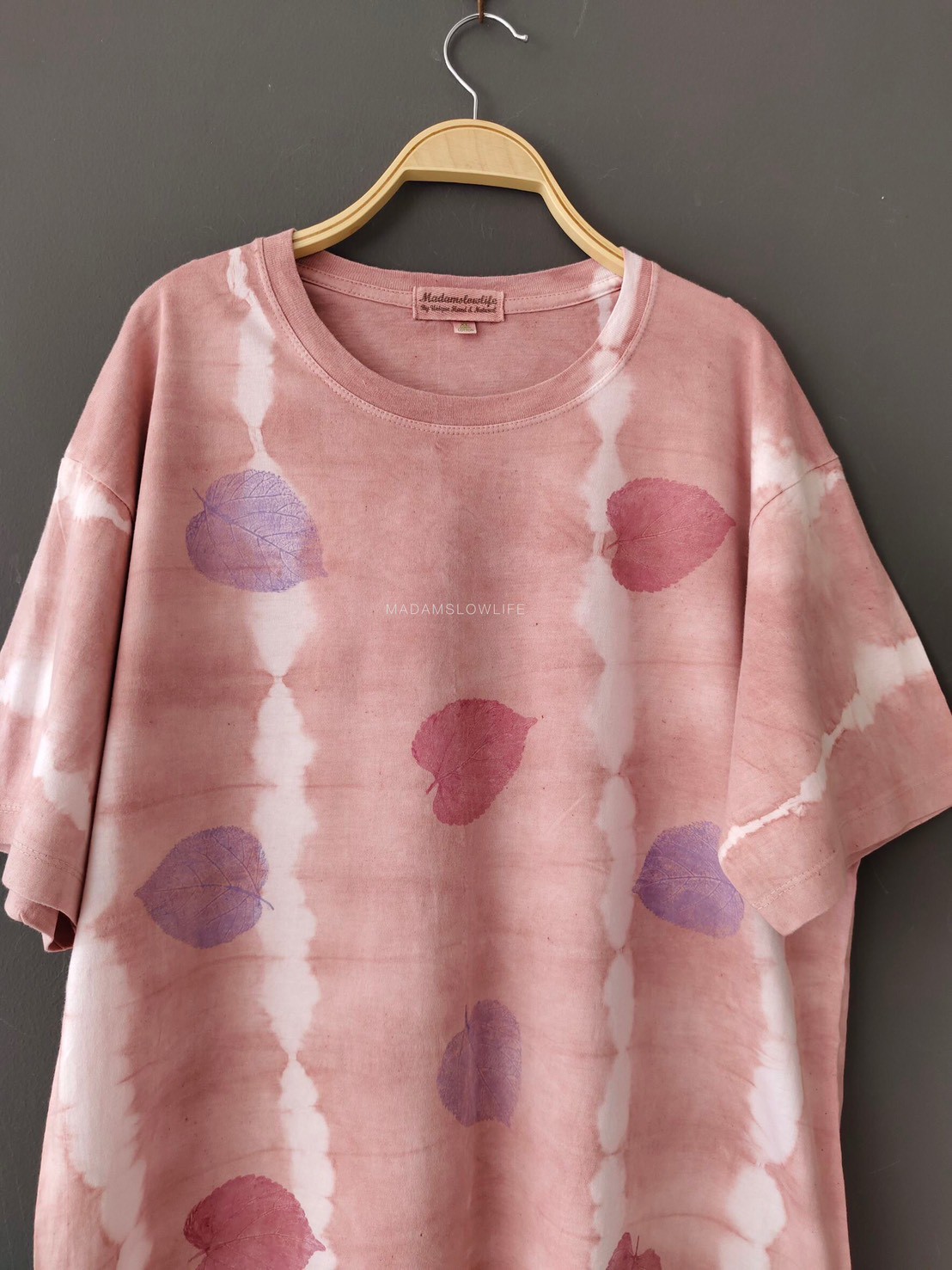 เสื้้อยืดผู้ใหญ่ มัดย้อมสีชมพู พิมพ์ลายใบไม้ Size : XS S M L XL 2XL 3XL