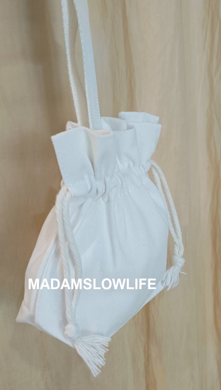 (รับผลิตออเดอร์) กระเป๋าผ้า Eco-bag ขนาด W 16 cm* H 11 cm * D 6 cm พื้นที่ปากกระเป๋า H 4.5 cm