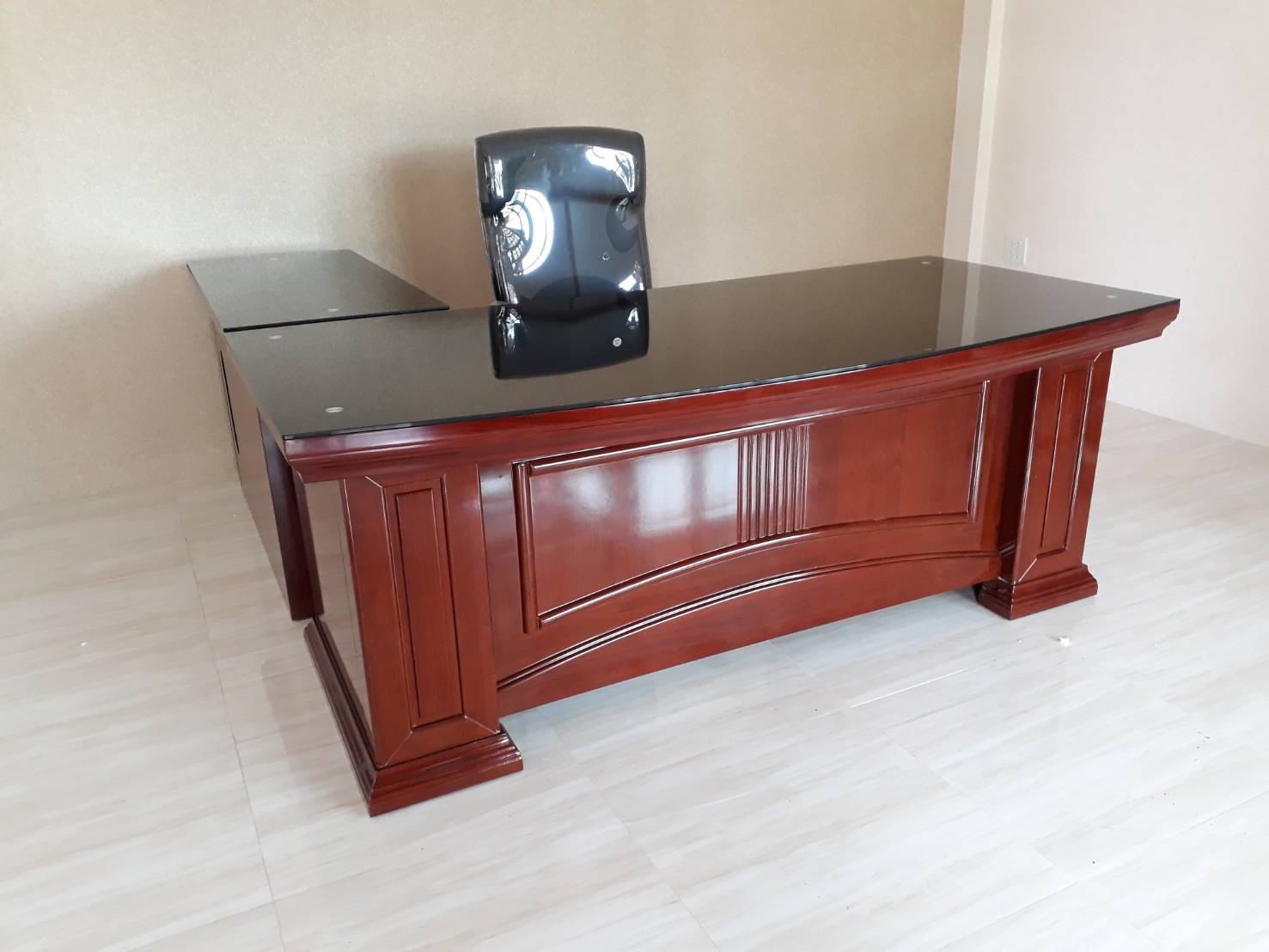 โต๊ะทำงานผู้บริหาร Roman ขนาด 2.00 เมตร