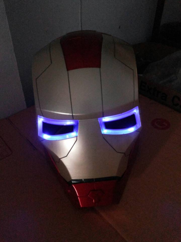 หมวก IRONMAN มีไฟ มีหน้าทอง กับบอร์น