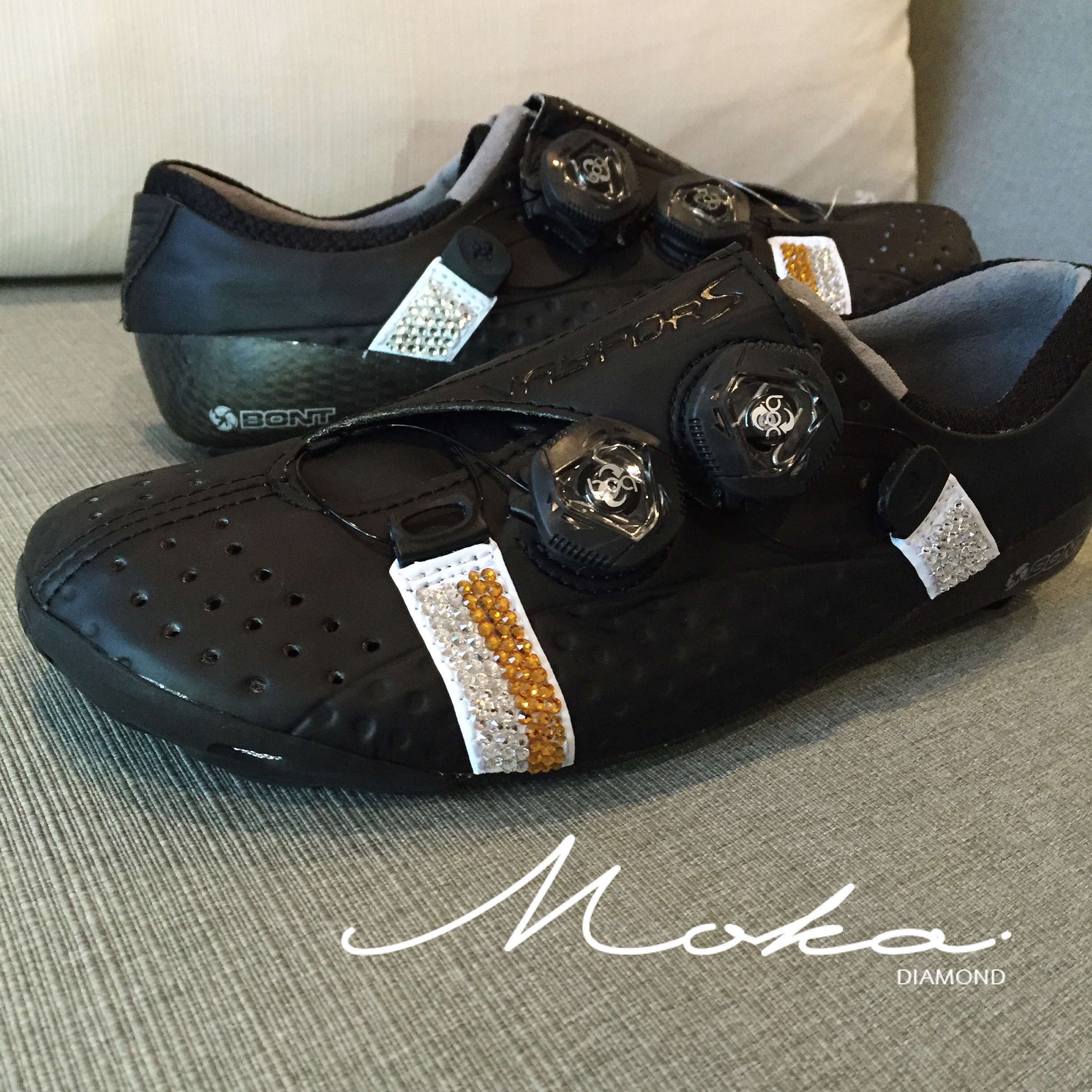 รองเท้าปั่นจักรยานติดเพชร BONT Shoes