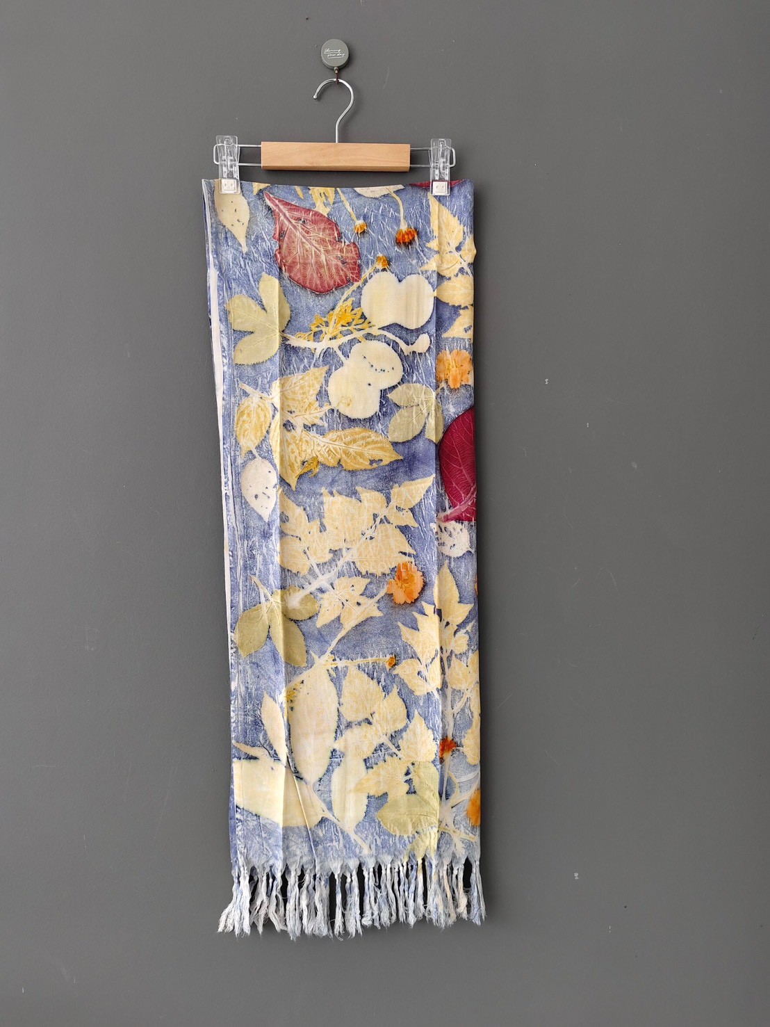 ผ้าพันคอ cotton Eco print Size : กว้าง 70 cm × ความยาว 170 cm มีให้เลือก 6 โทนสี