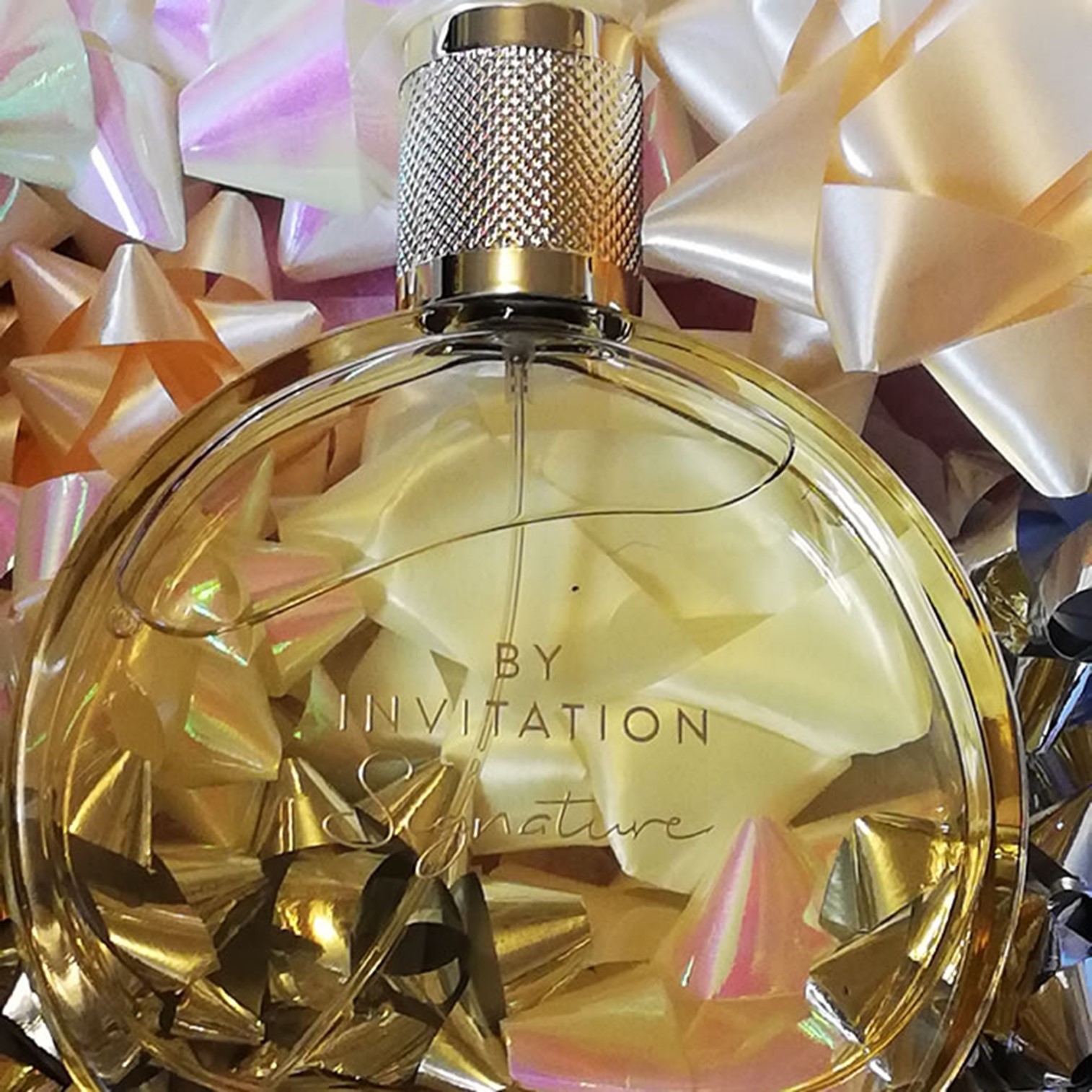 By Invitation Signature from Michael Bublé Eau de Parfum 100ml น้ำหอมผู้หญิงกลิ่นหอมหวานผสานความมั่นใจในแบบสาวเท่ห์สินค้ารับประกันลิขสิทธิ์แท้จากต่างประเทศพร้อมส่ง