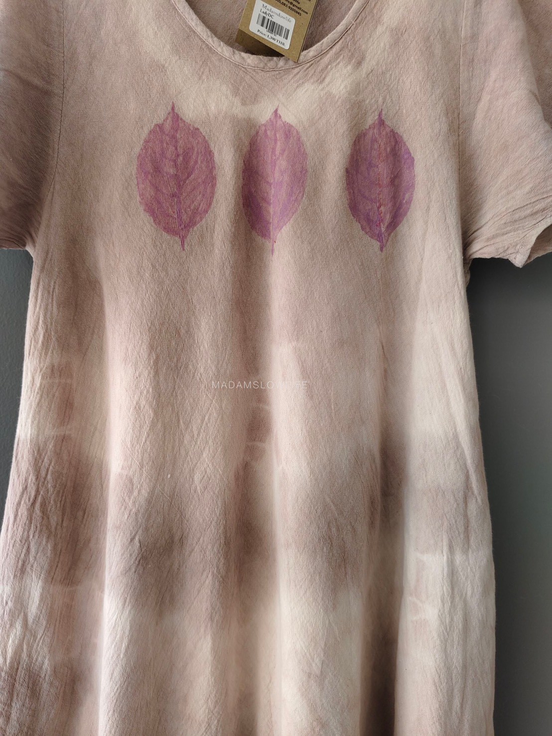 เดรสผู้หญิงระบายชาย มัดย้อมสีม่วงธรรมชาติจากเปลือกไม้ใบไม้พิมพ์ลายด้วยใบไม้จากสีปลอดสารพิษ Size: F