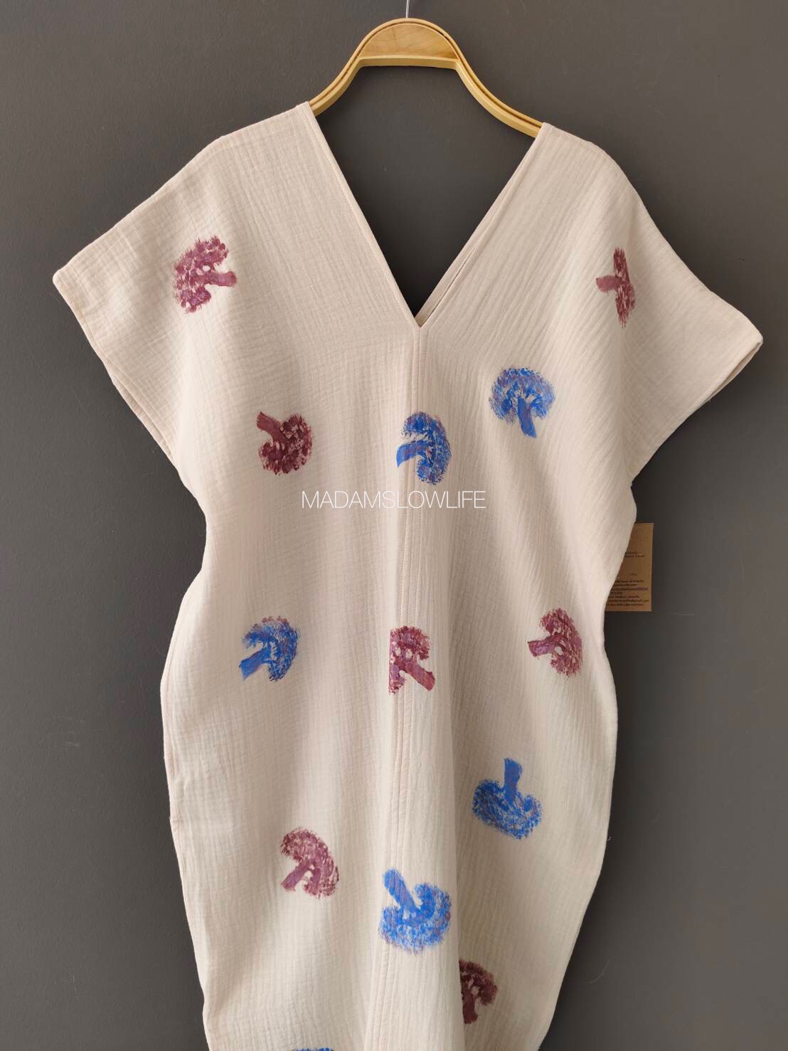 เดรสทรงคอวี Size F อก 36-40 นิ้ว ยาว 45 นิ้ว