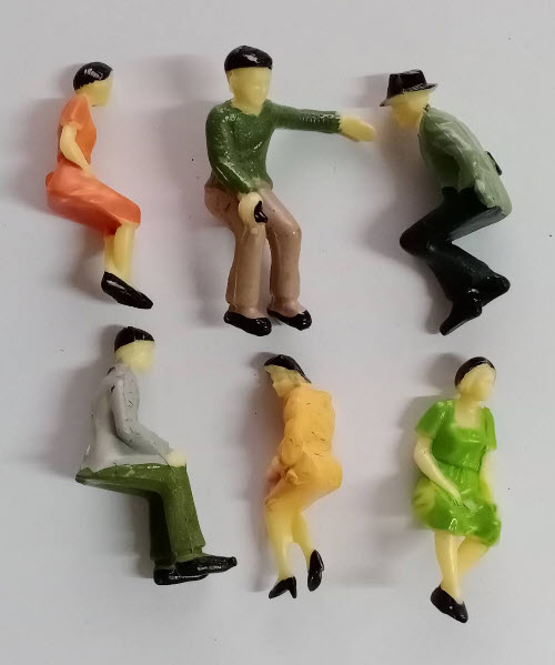 คนจิ๋ว สเกล 1:30 ท่านั่ง ชาย-หญิง คละแบบ / 6 ตัว