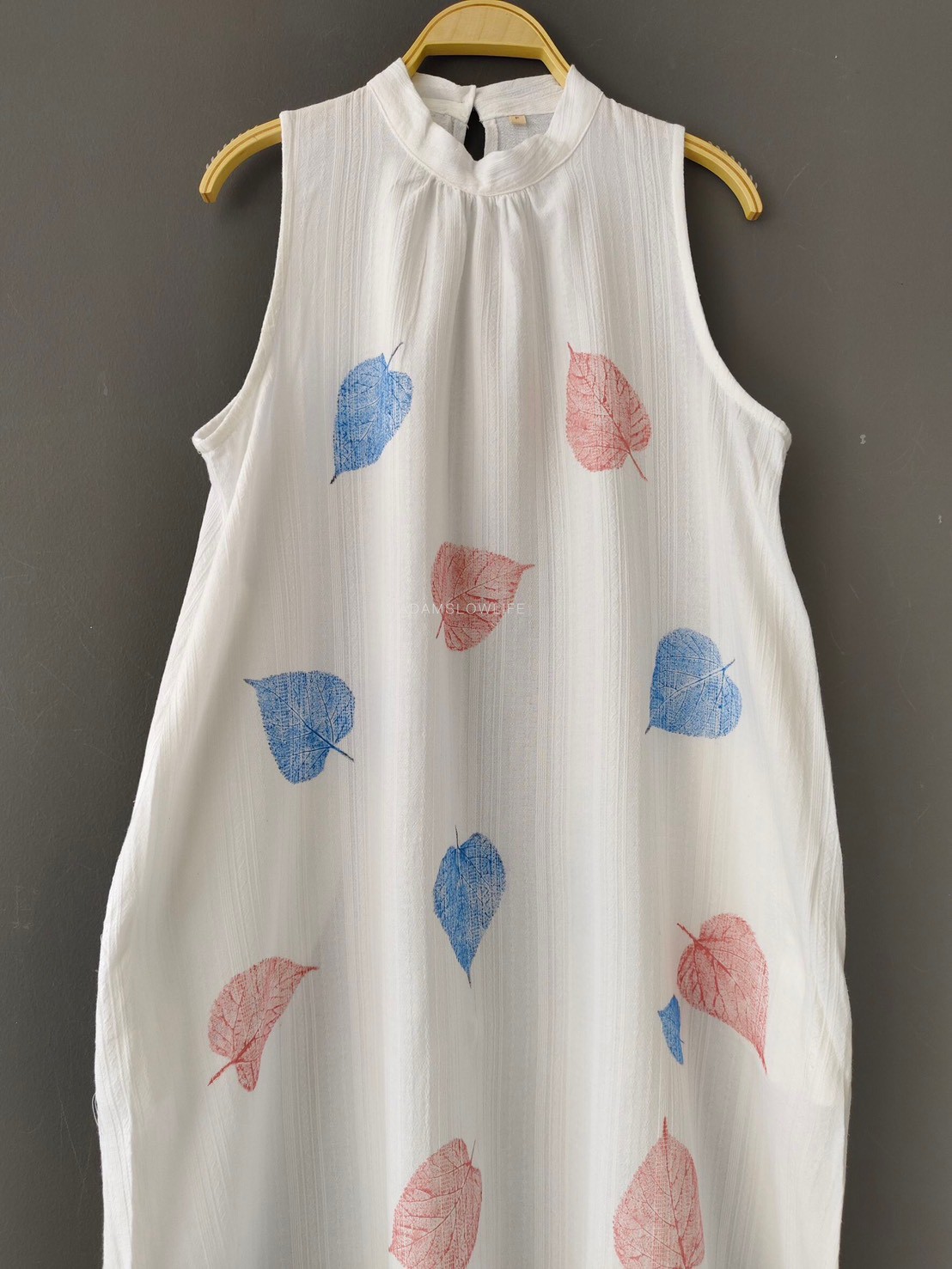 ชุดเดรสคอเต่า Size อก 36-40 นิ้ว ยาว 43 นิ้ว พิมพ์ลายใบไม้ชมพูฟ้าน่ารัก