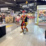 โชว์ปั่นจักรยานล้อเดียว ปั่นเป็นรอบ