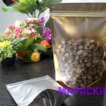 ถุงเมทัลไลท์หน้าขุ่น พื้นหลังสีทอง ด้านหลังสีเงิน ซิปล็อค ตั้งได้ ขนาด 10x15+3cm