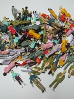 คนจิ๋ว สเกล 1:50 คละแบบ / 25 ตัว