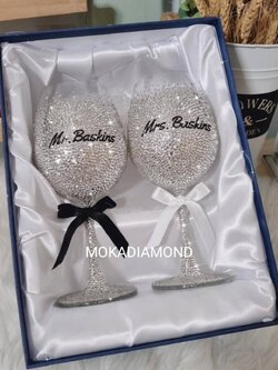 แก้วไวน์ติดเพชร Wedding Set สำหรับ 2 ใบ