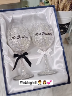 ของขวัญแต่งงาน แก้วไวน์ติดเพชร (ใส่ชื่อได้)