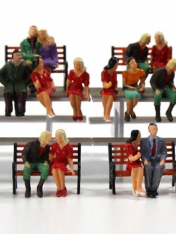 คนนั่ง สเกล 1:48 คละแบบ 32 ตัว