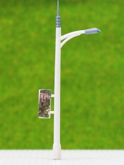 เสาไฟ สีขาว พร้อมป้ายโฆษณา 3V สูง 7.9 ซ.ม. / 5 ต้น