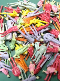 คน สเกล 1:75 คละแบบ สีเดียว / 50 ตัว