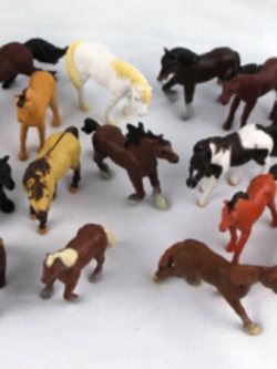 ม้าซาฟารี คละแบบ (สเกล 1:43) / ชุด 12 ตัว